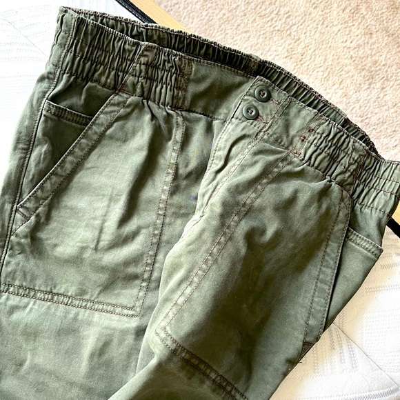 Khaki pants - American eagle outfitter - stretch material - Picture 1 of 4